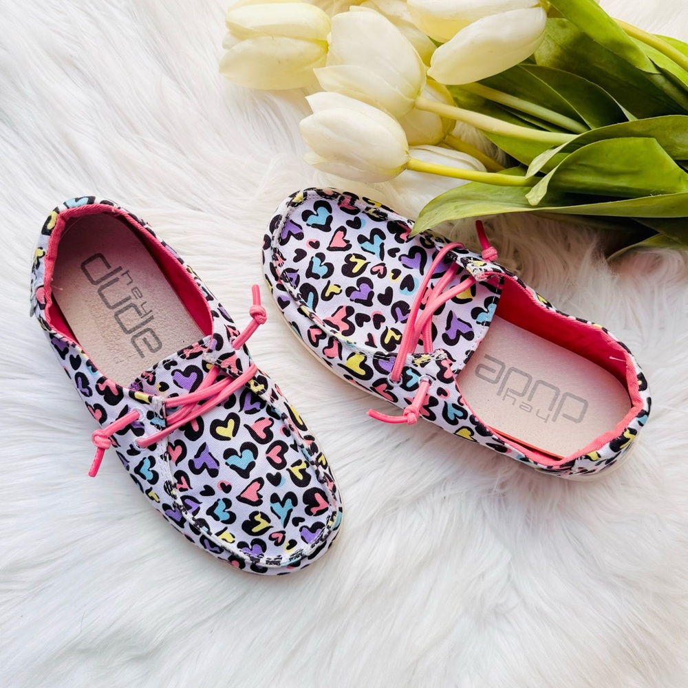 Kids Hey Dude Leopard Hearts Shoes - Picture 1 of 6